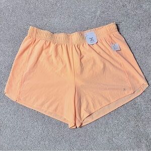 NWT Xersion women’s size 1X mid-rise running shorts